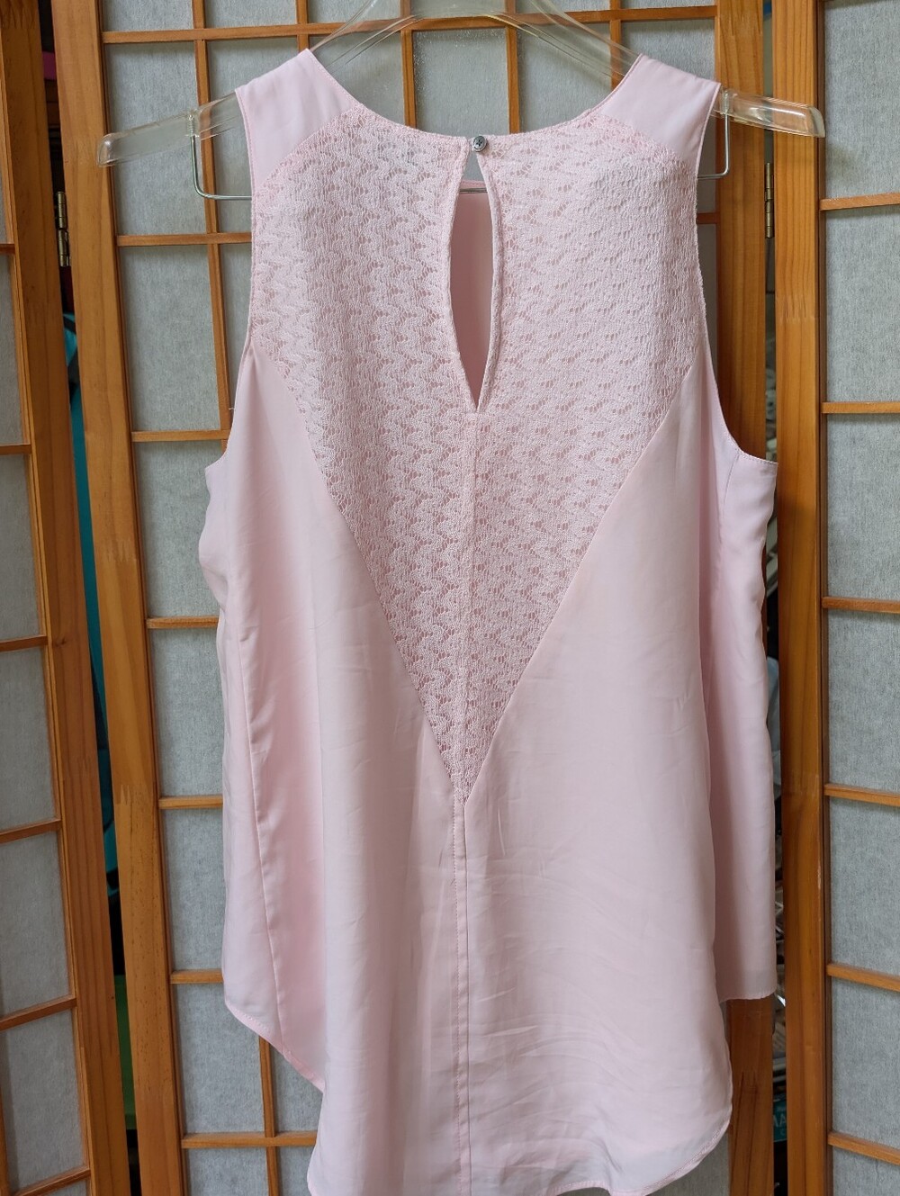 Calvin Klein Baby Pink Sleeveless Top Women's Medium - Accent Back - Chiffon - Picture 2 of 6